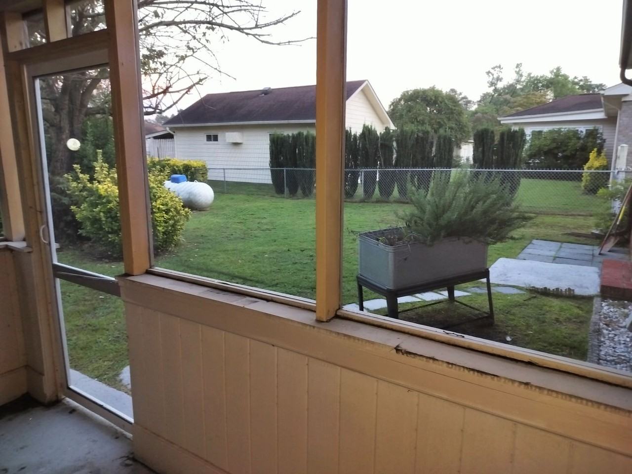 622 Bedford Rd - Photo 3 of 25