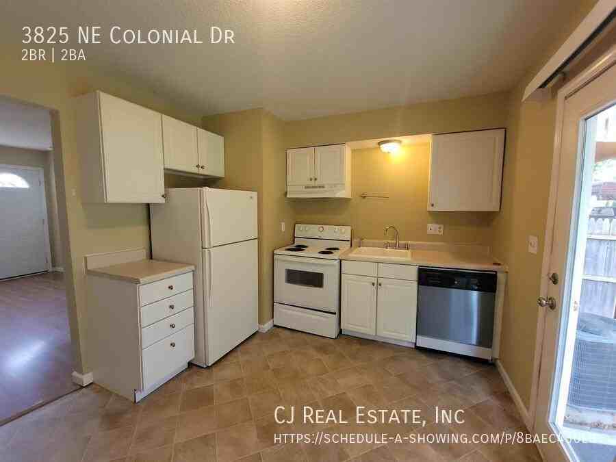 3825 Ne Colonial Dr - Photo 3 of 9