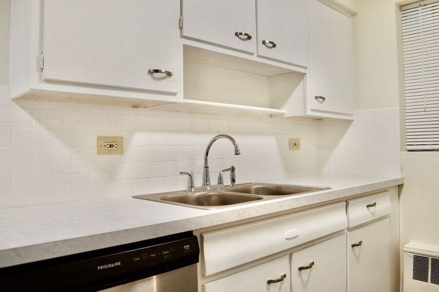 1376 Brown Street #1376-3R - Photo 3 of 7