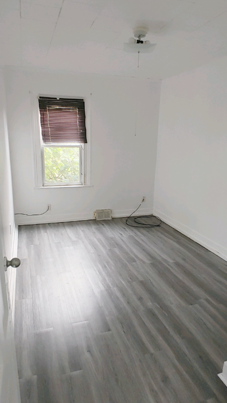 118H Babcock St #1stFL - Photo 2 of 10