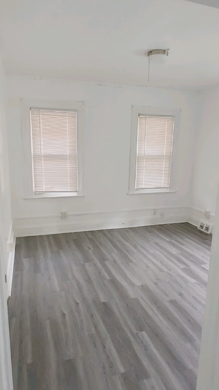 118H Babcock St #1stFL - Photo 3 of 10