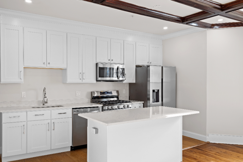 12 Woodford St - Photo 4 of 50