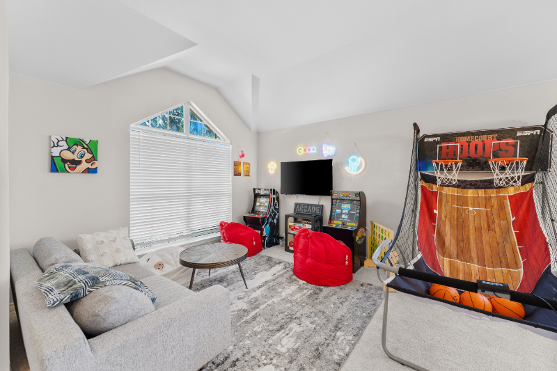 11350 Balcones Dr - Photo 2 of 32