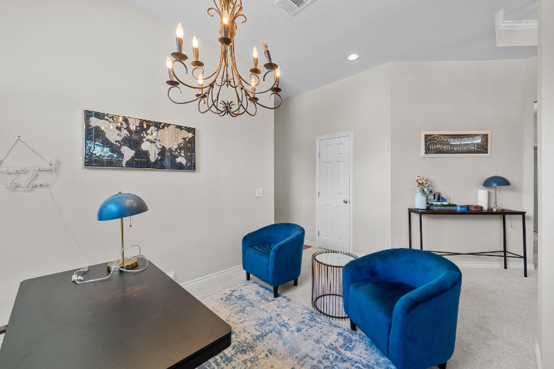 11350 Balcones Dr - Photo 3 of 32