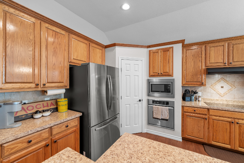 11350 Balcones Dr - Photo 6 of 32