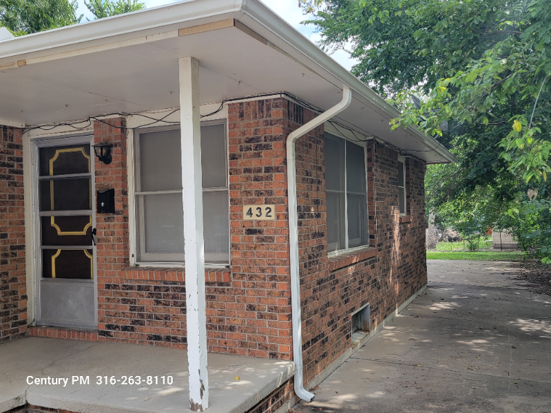 432 N Fern St - Photo 2 of 20