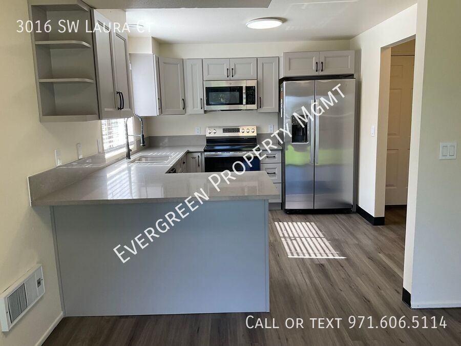 3016 Sw Laura Ct - Photo 2 of 18