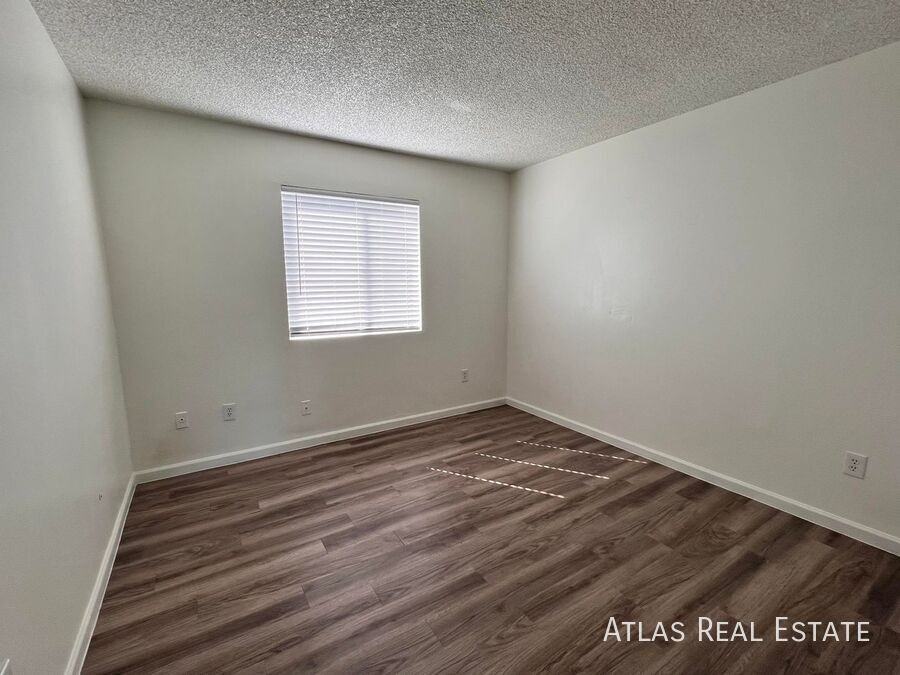 645 W Rio Salado Pkwy #F102 - Photo 2 of 7