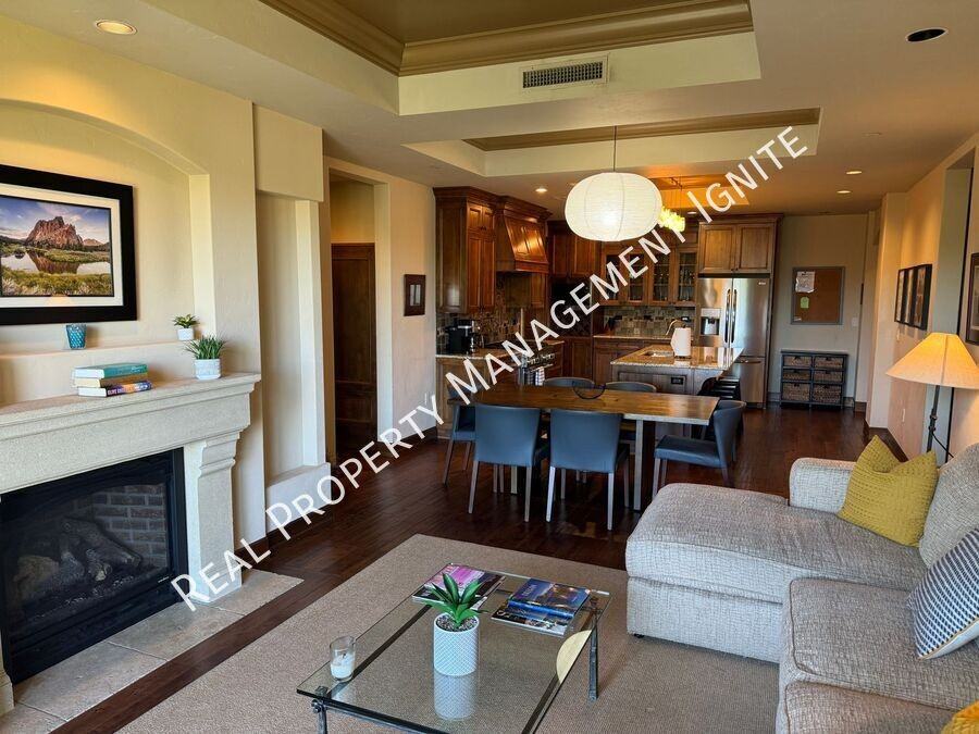 363 Sw Bluff Dr #209 - Photo 3 of 18