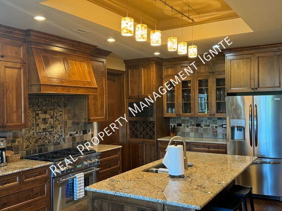 363 Sw Bluff Dr #209 - Photo 6 of 18