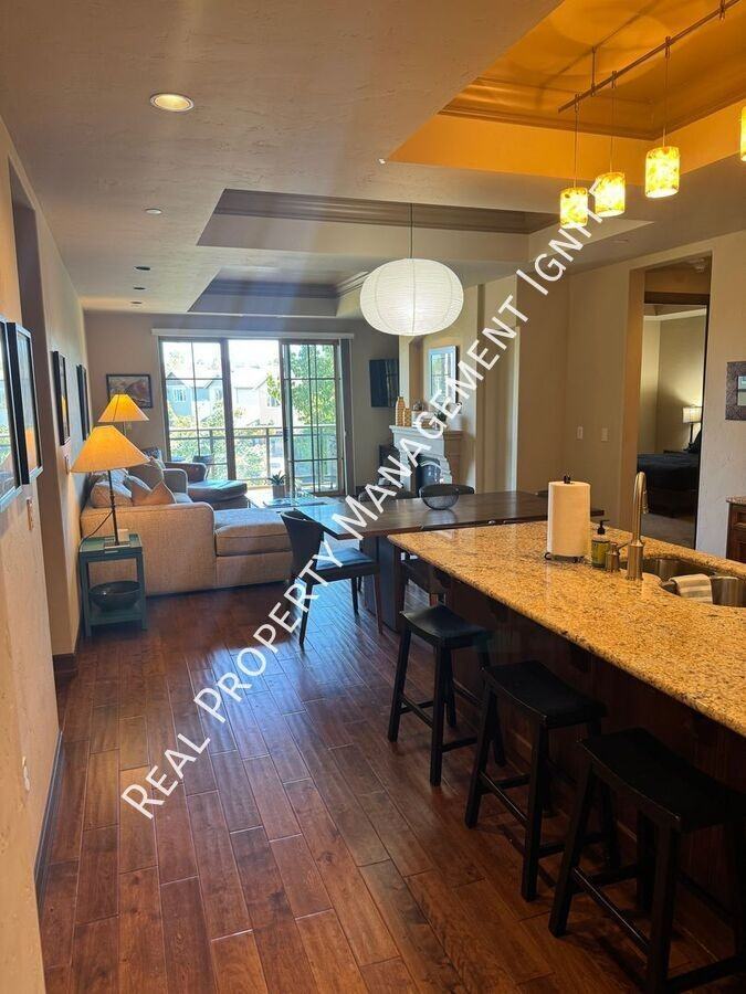 363 Sw Bluff Dr #209 - Photo 7 of 18