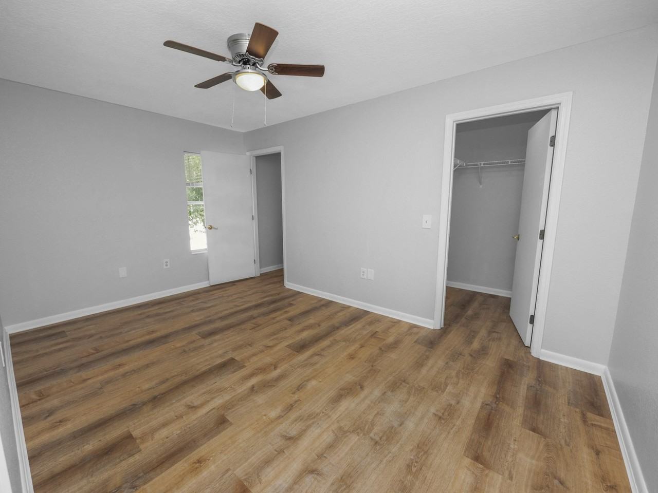 2912 East Columbus Drive, Unit 3 - Photo 3 of 13