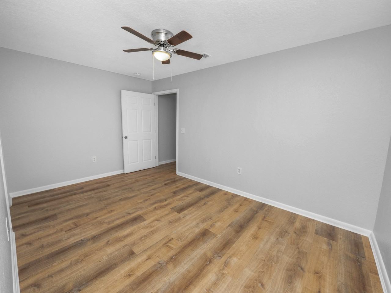 2912 East Columbus Drive, Unit 3 - Photo 4 of 13