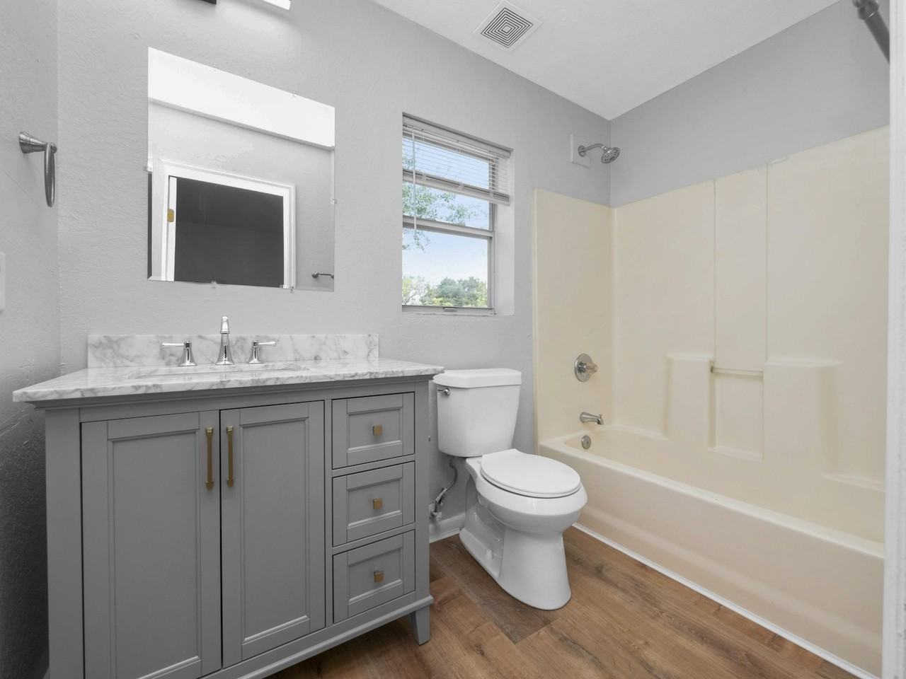 2912 East Columbus Drive, Unit 3 - Photo 6 of 13