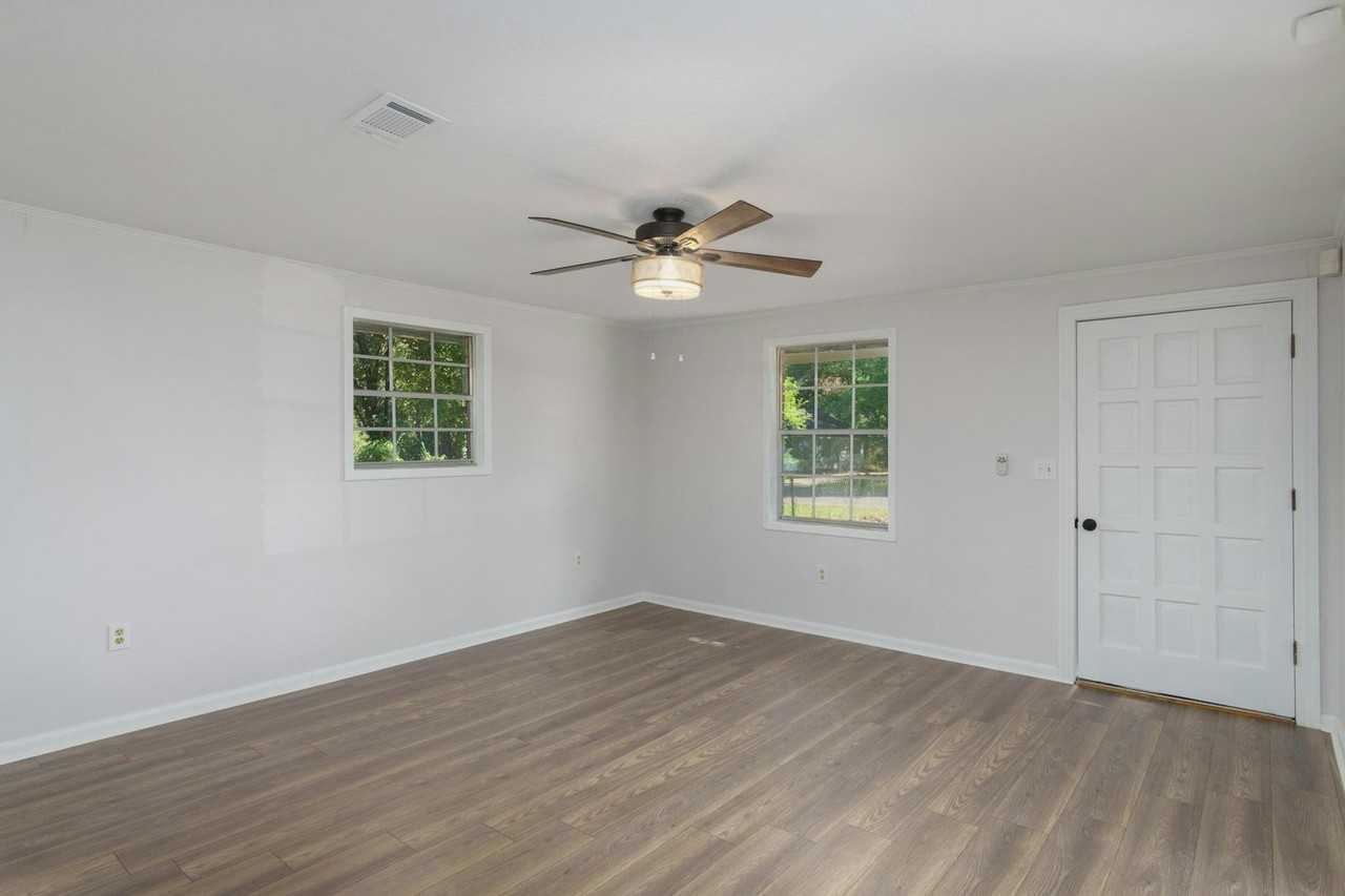 1205 Penton Street - Photo 4 of 18