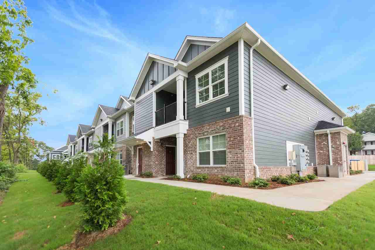 Oakwood Estates Apartment Homes by Callio Properties - Photo 3 of 27