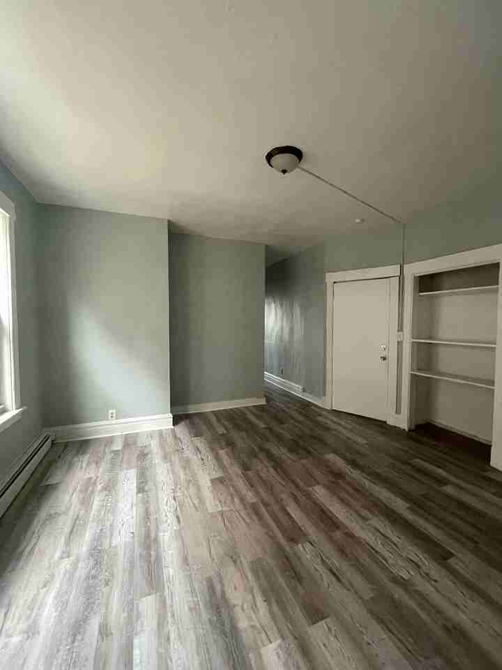 441 Wethersfield Avenue - Photo 2 of 17