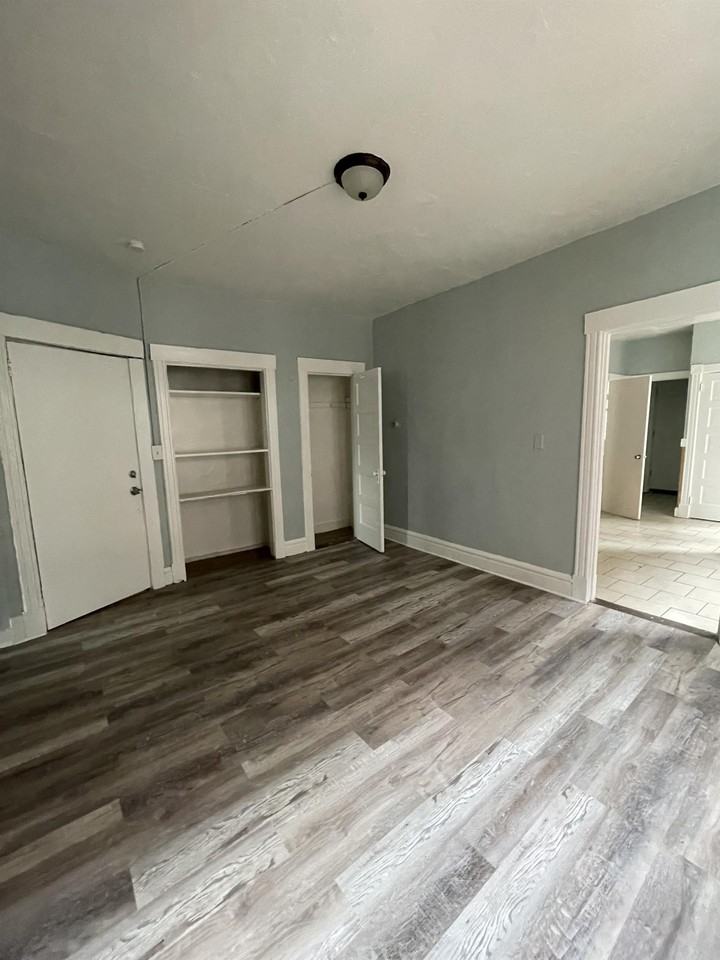 441 Wethersfield Avenue - Photo 3 of 17