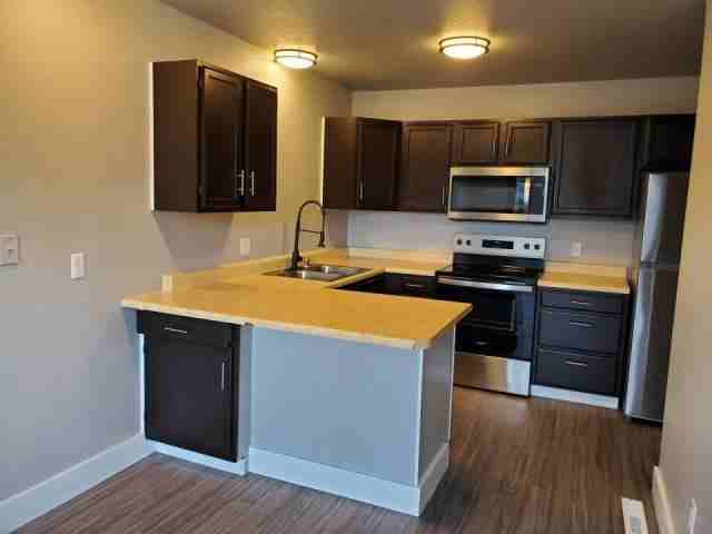 4640 Murphy Ave - Photo 2 of 7