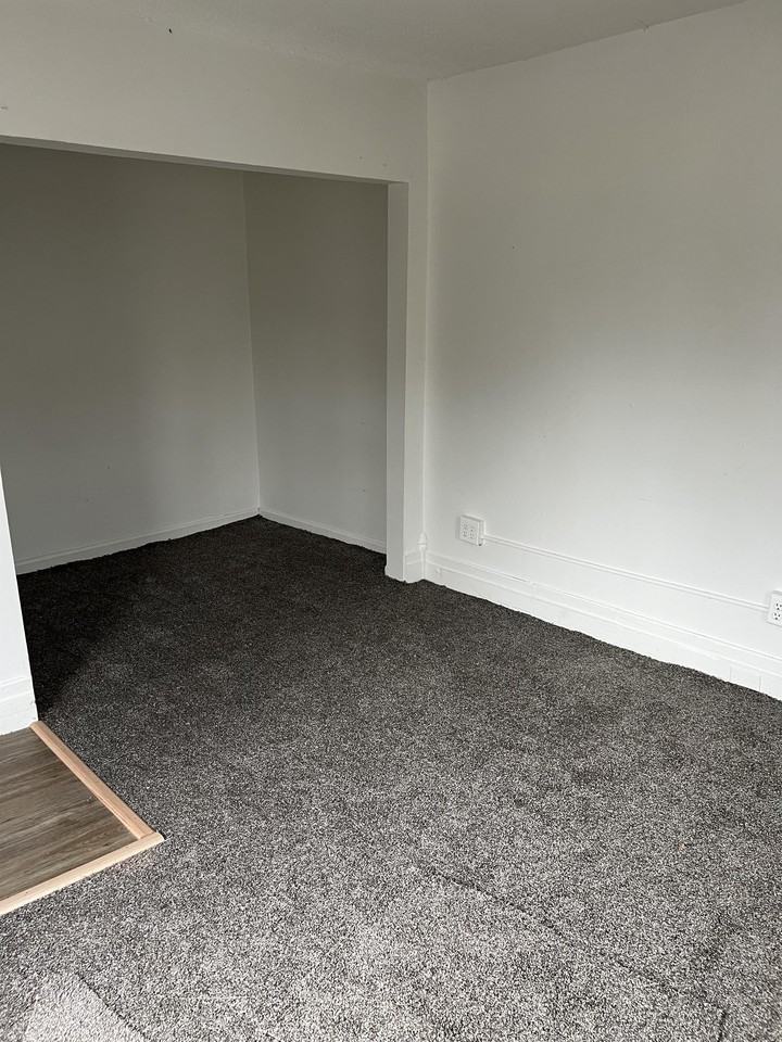 27 East Main Street - Photo 3 of 6