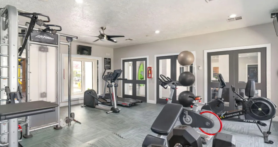 The Eagle at Lakewood - Photo 2 of 9