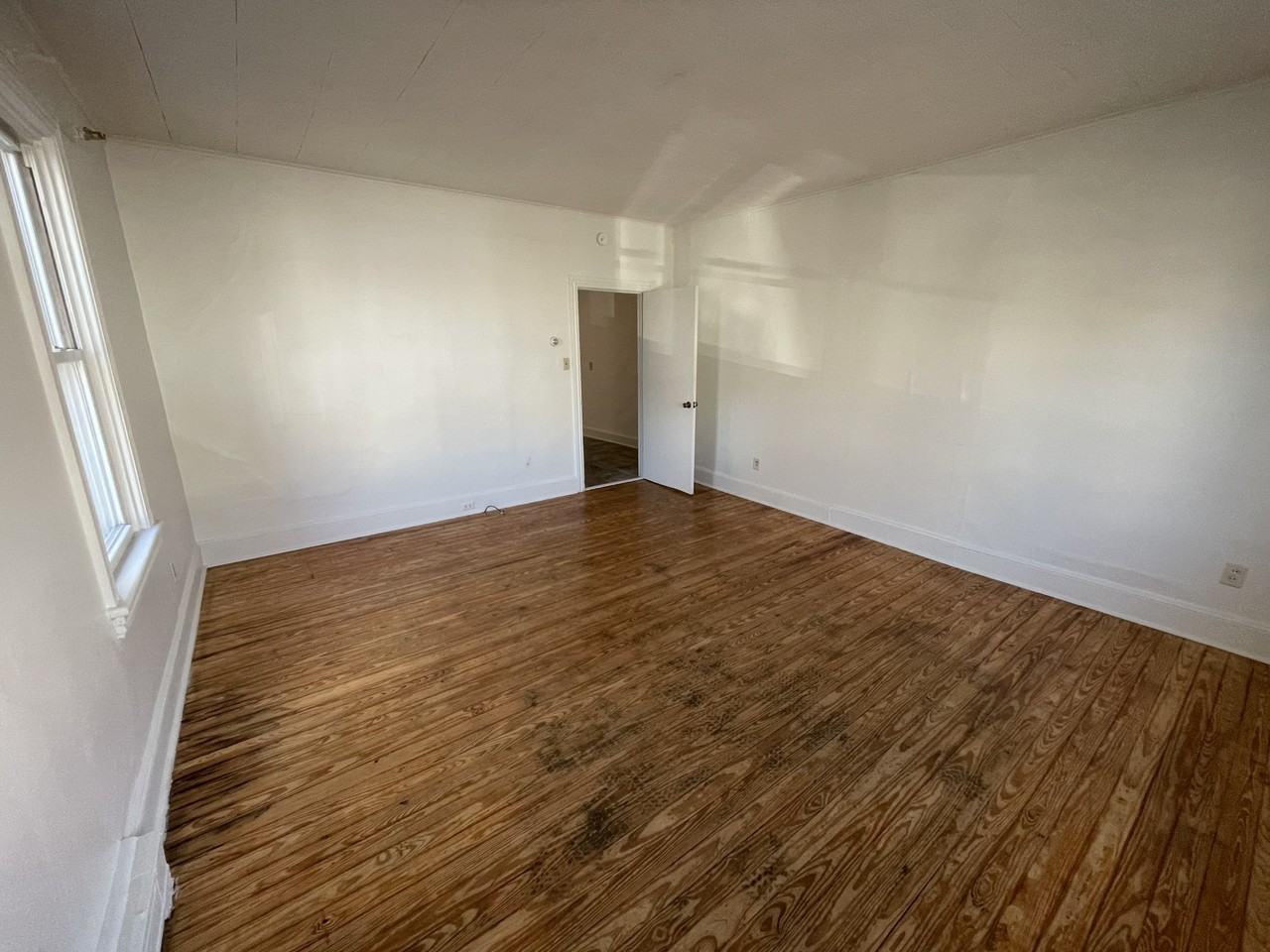 1633 West Market Street - Photo 3 of 10