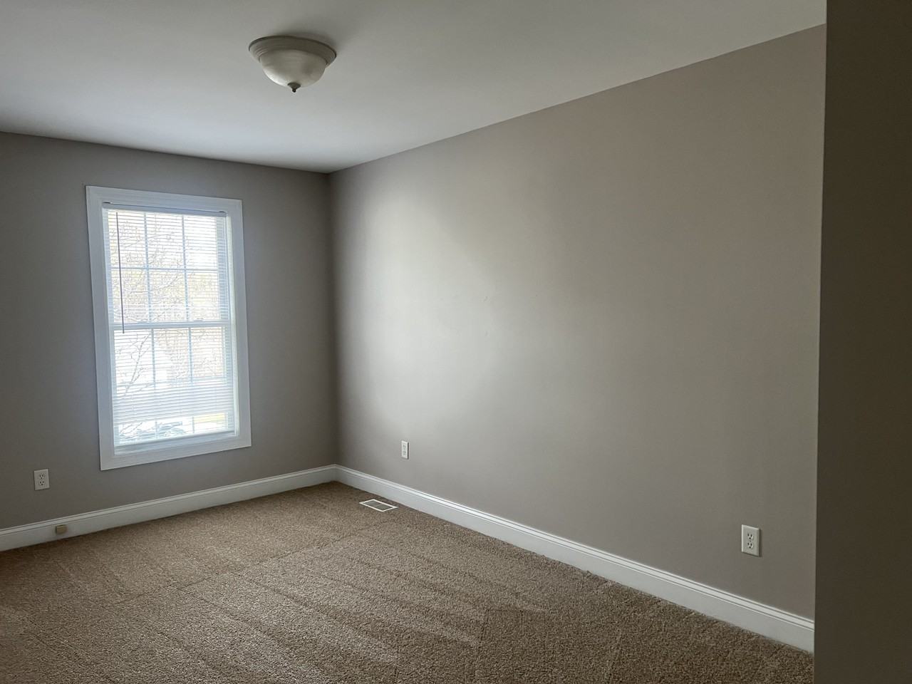 11 Sean Riley Ct LLC - Photo 2 of 11