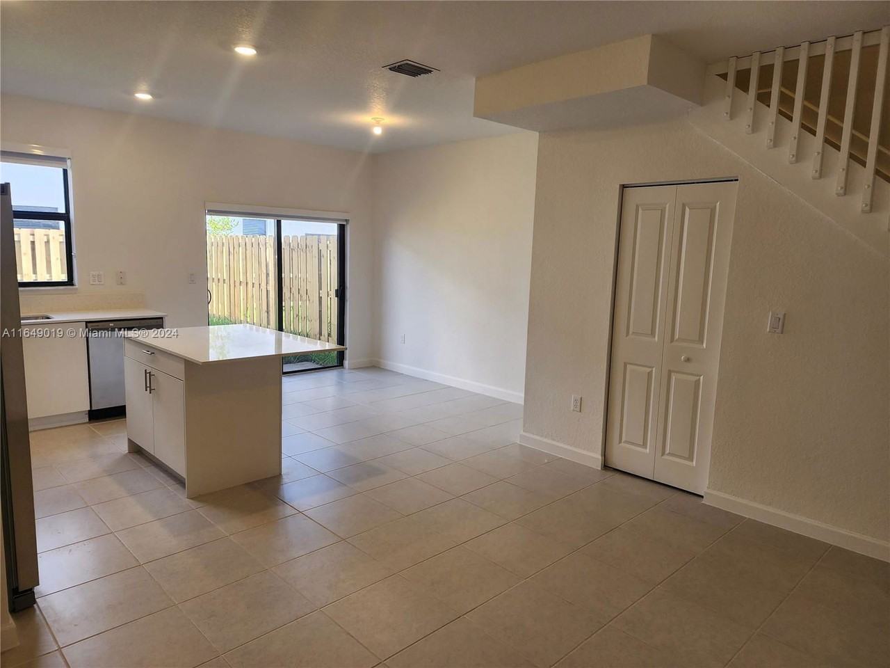 12867 Sw 232nd Ln #12867 - Photo 2 of 8