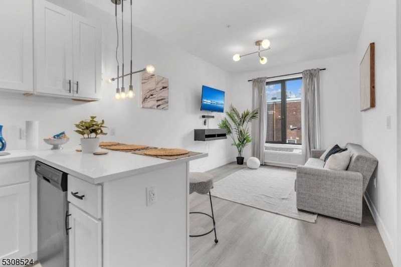 925 E Jersey St #622 - Photo 6 of 10