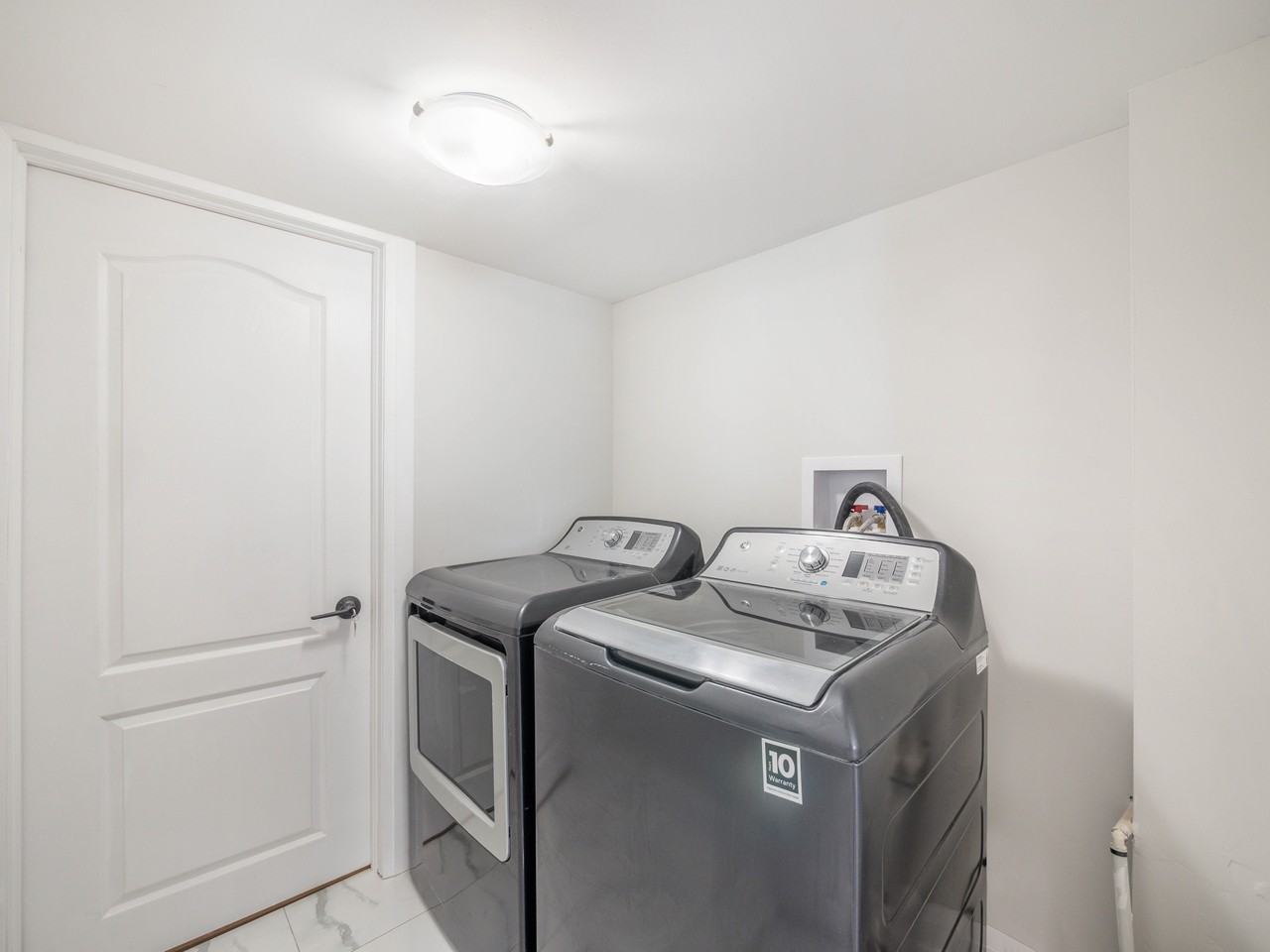 8 Versailles Cres - Photo 2 of 10