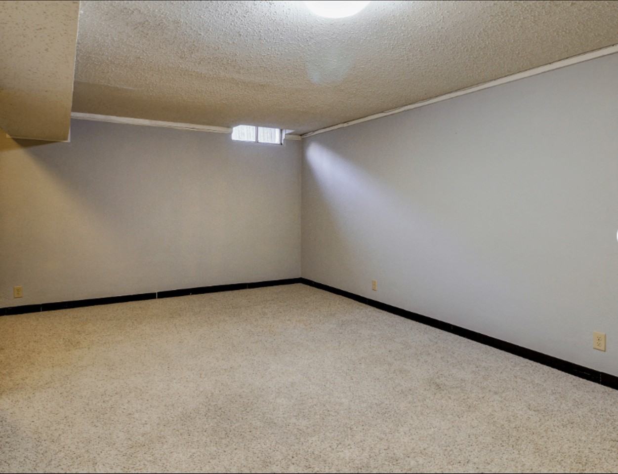 1000 S Woodlawn St #809 - Photo 2 of 50