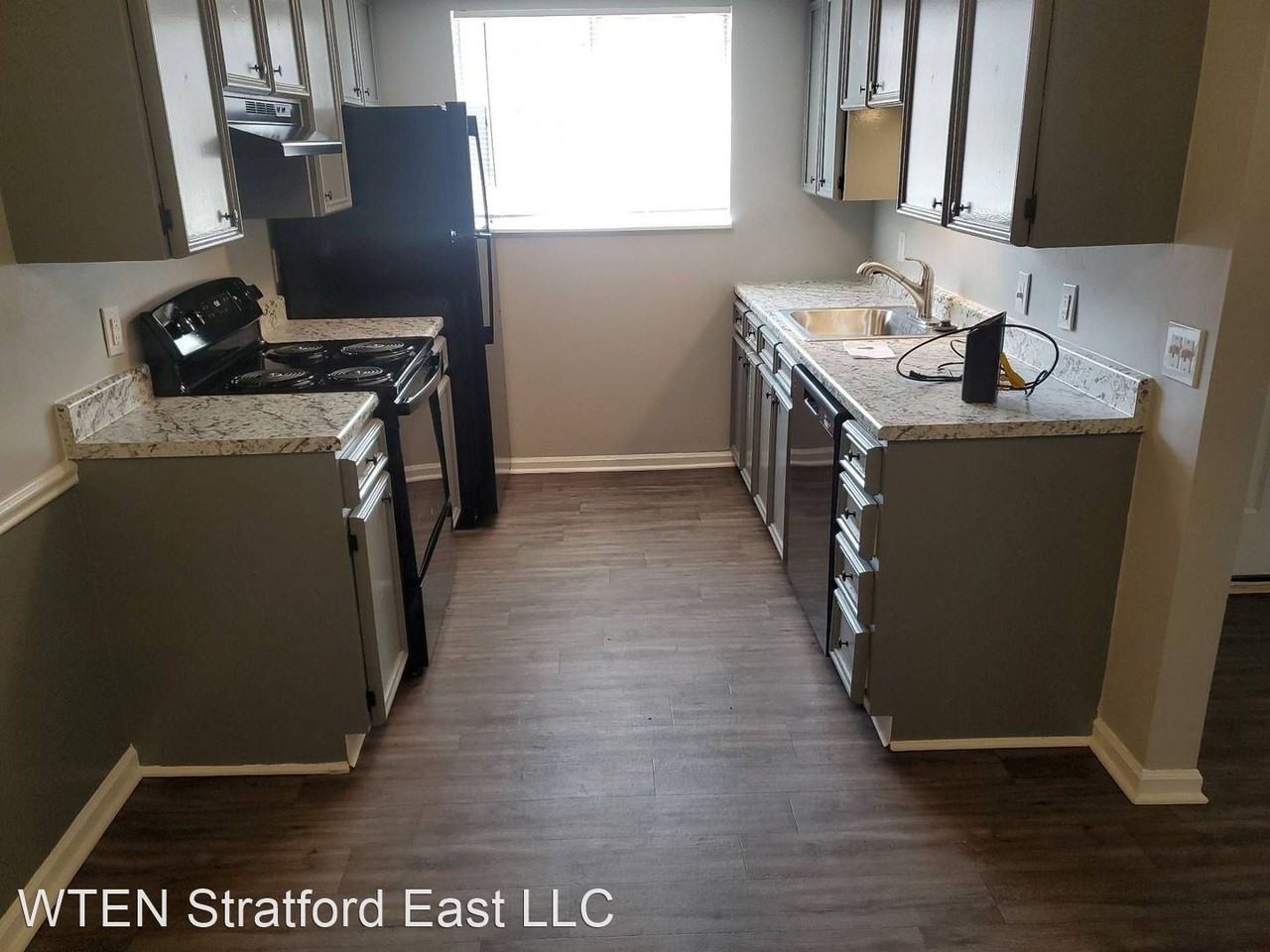 Stratford East Apartments - Photo 6 of 50