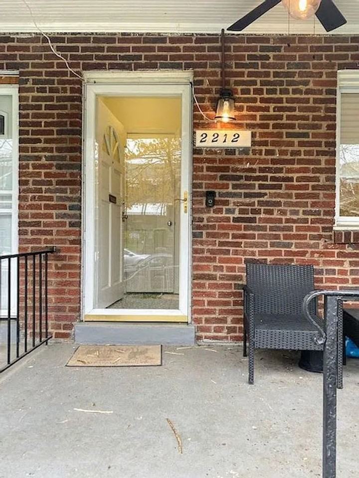 2212 13th St Ne - Photo 2 of 23