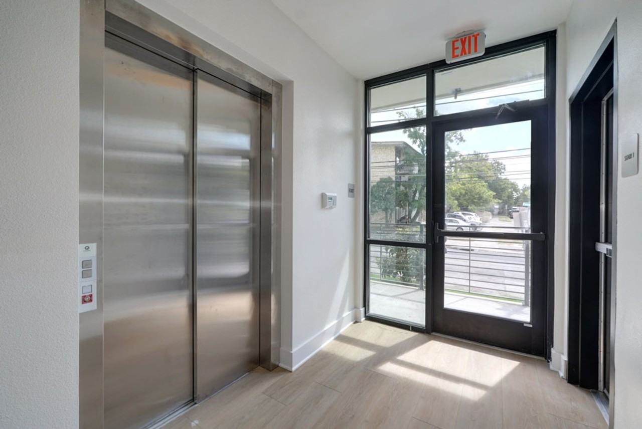 3000 Duval St - Photo 5 of 32
