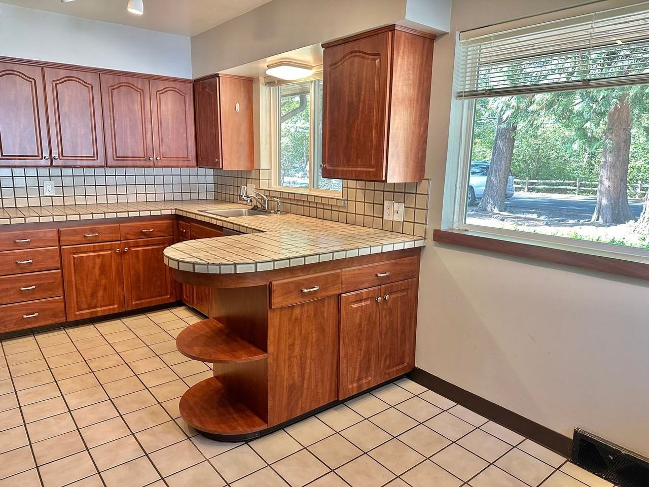 2972 72nd Avenue Southeast - Photo 3 of 31