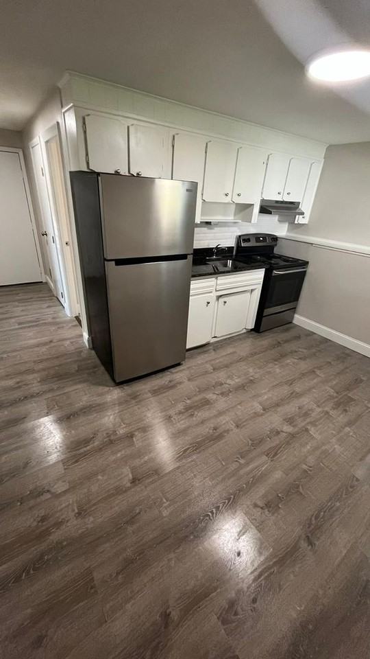 Perry St. LLC - Photo 5 of 30
