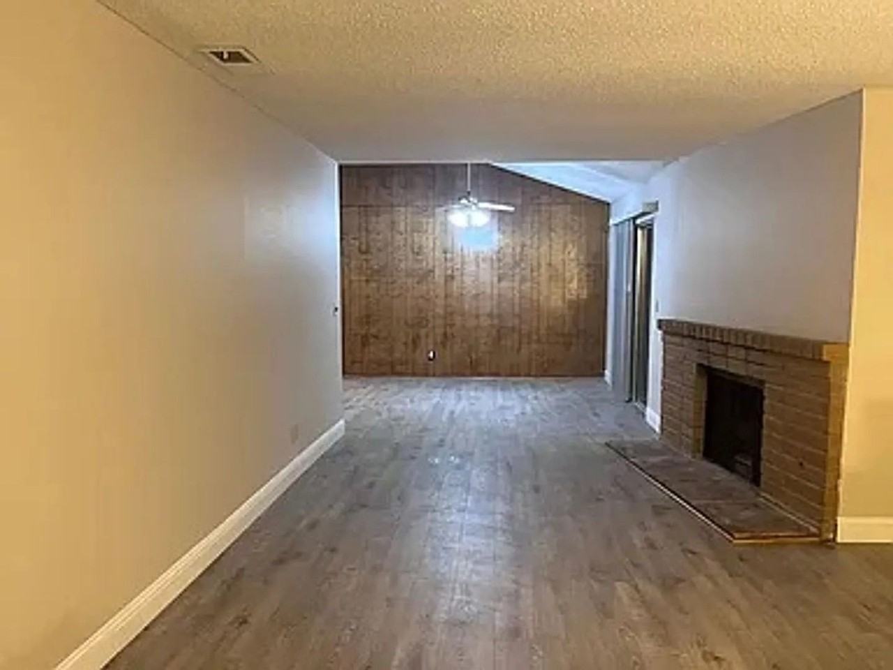 4828-4830 Suncrest Way - Photo 3 of 33