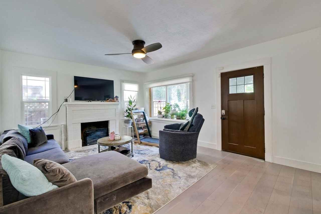 128 Middlefield Rd - Photo 3 of 22