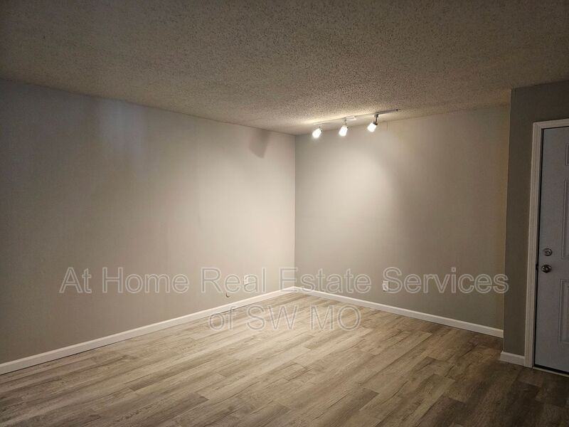 712 E Sunshine St #C12 - Photo 2 of 5