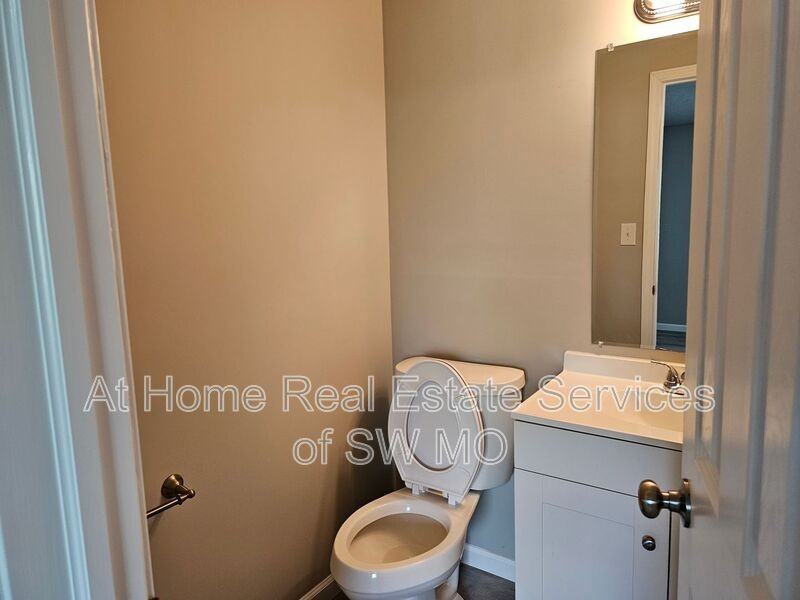 712 E Sunshine St #C12 - Photo 5 of 5
