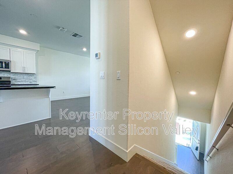 37549 Willow St - Photo 5 of 40