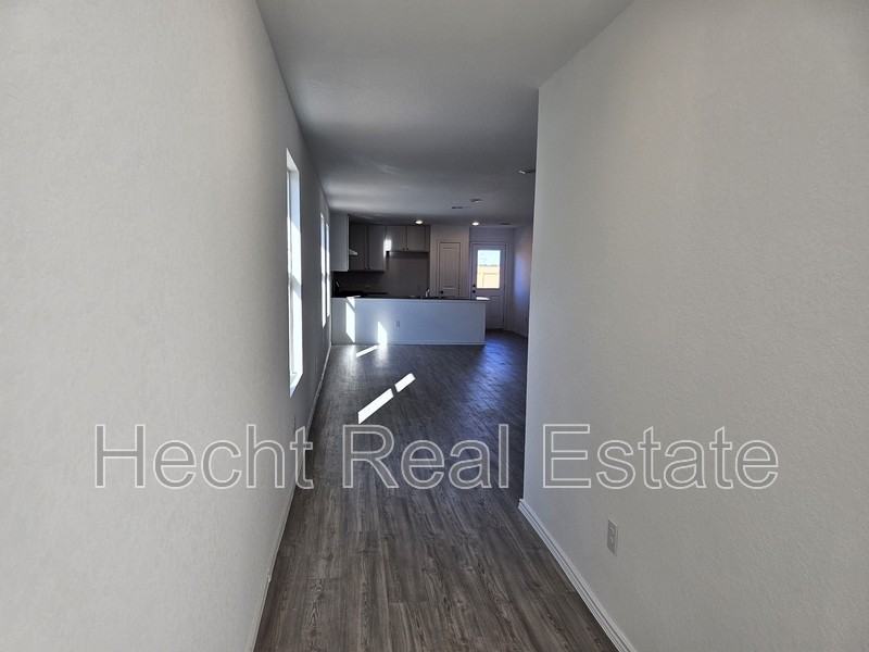 9220 Saint Jerome - Photo 7 of 33