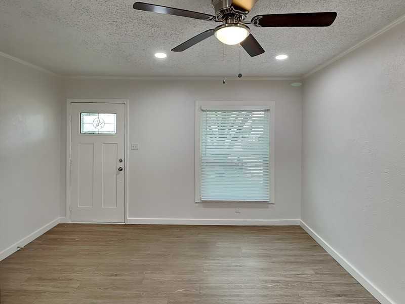 3256 Runnels St - Photo 2 of 17