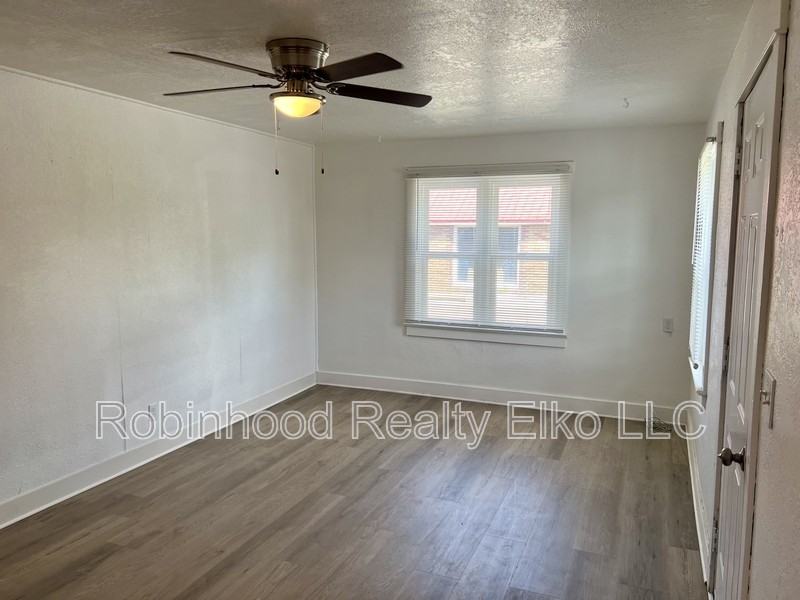 641 Cedar St - Photo 4 of 20