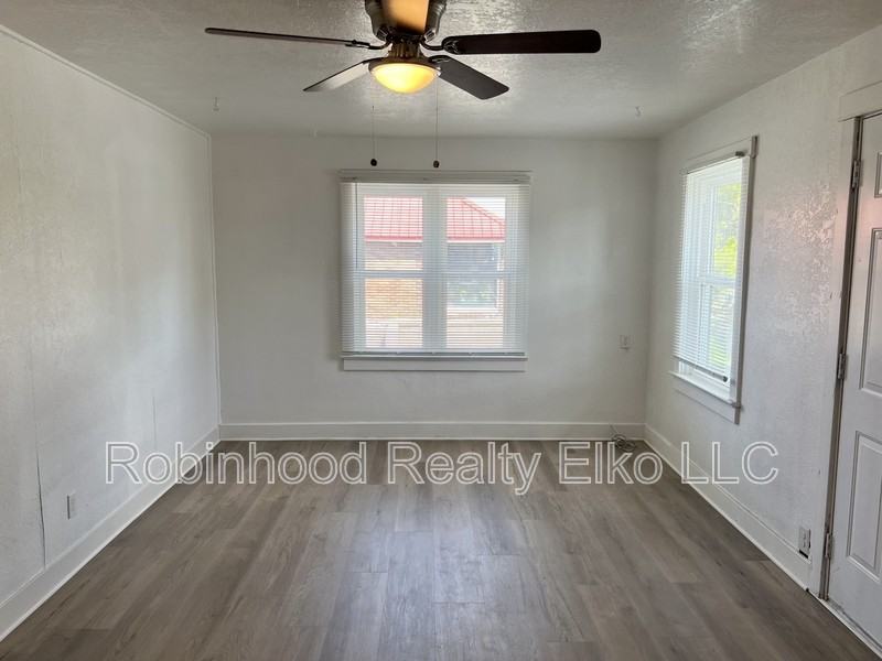 641 Cedar St - Photo 5 of 20