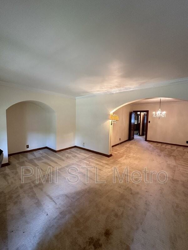 3933 Fillmore St #B - Photo 3 of 10