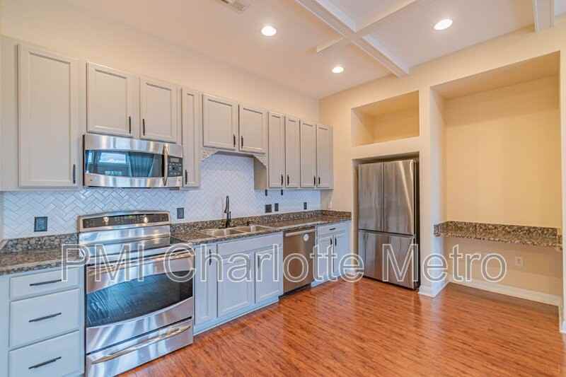 448 New Bern Station Ct - Photo 3 of 22