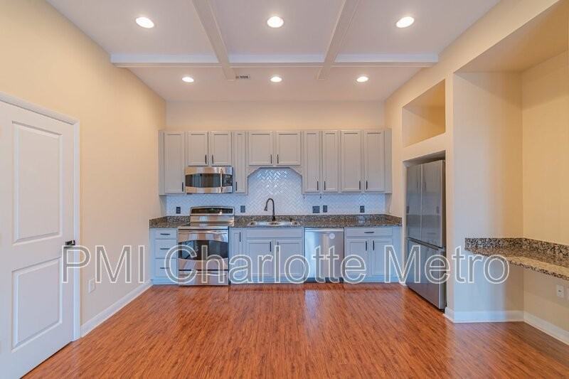 448 New Bern Station Ct - Photo 5 of 22