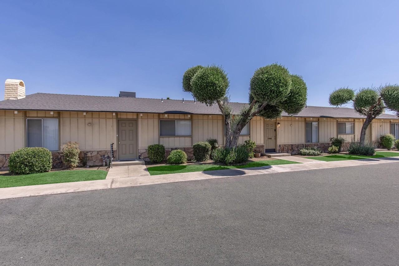 Casa De Dallas - Photo 6 of 34