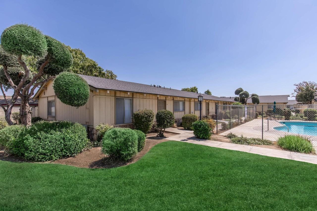 Casa De Dallas - Photo 2 of 34